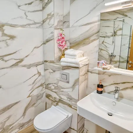 Ivanovic Residences Apartament *